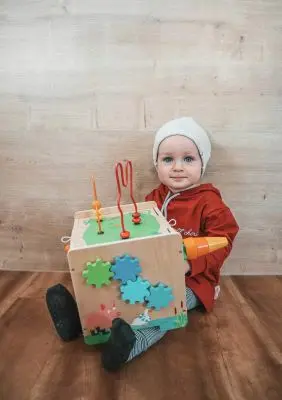Cube de motricité Lapin, jouet pour enfant en bois – Image 2
